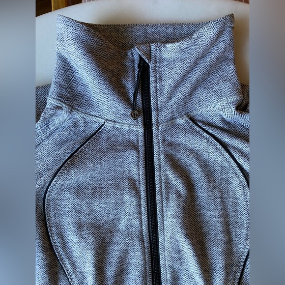 Lululemon Nice Asana Jacket Herringbone size 6 - Picture 5 of 14